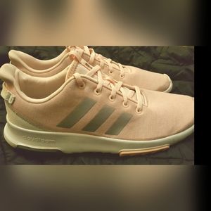 Women's Adidas Coudfoam shoes size 6.5. Pink
